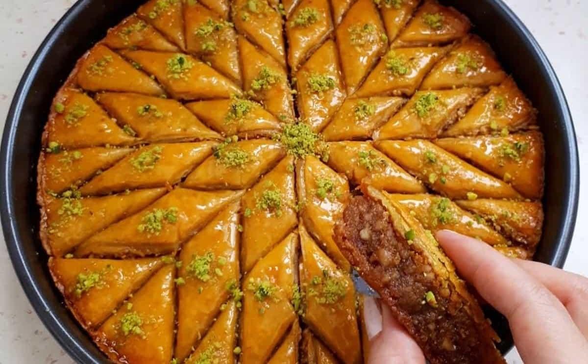 طرز تهیه باقلوا با خلال نخود فرنگی؛ آموزش یک باقلوای اقتصادی خوشمزه با رسپی خاص