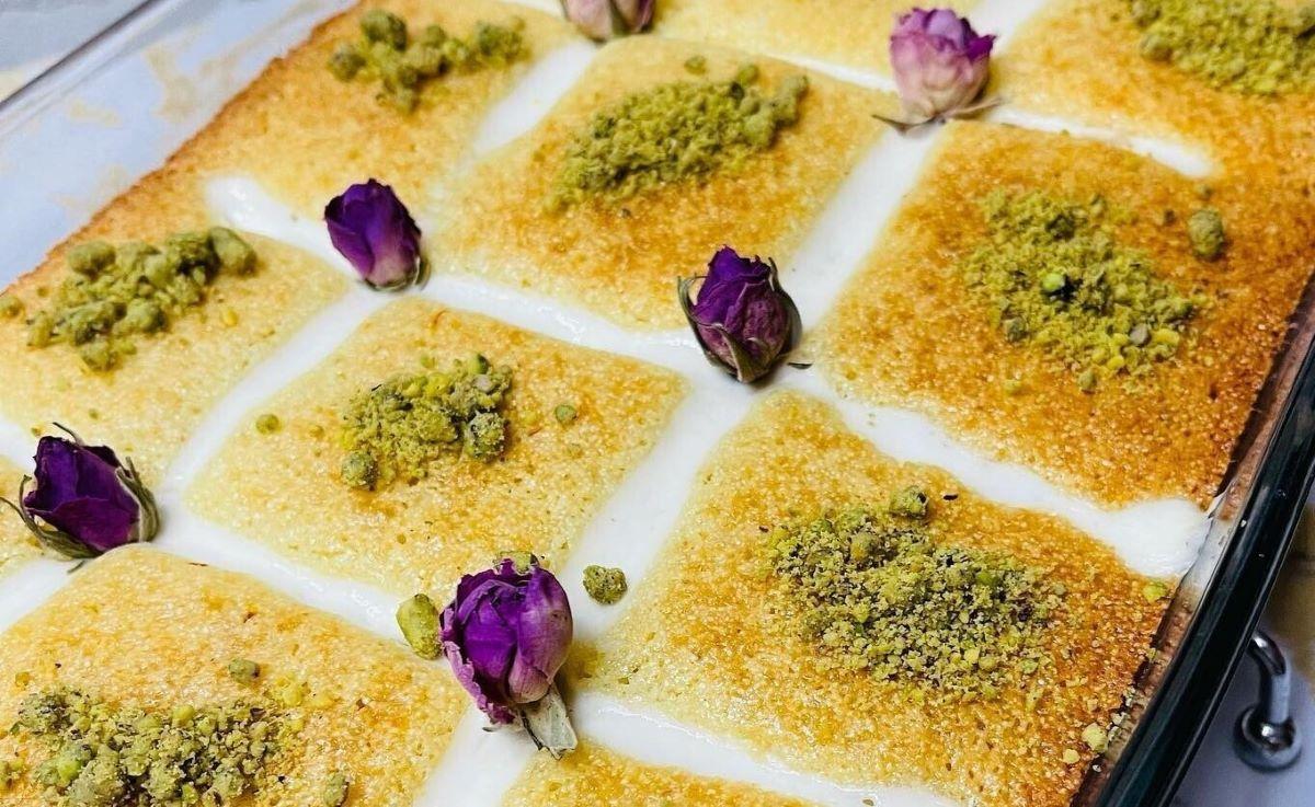 طرز تهیه دسر بسبوسه کرم‌ دار عربی | تمام فوت و فن های درست کردن دسر‌های جدید و متنوع