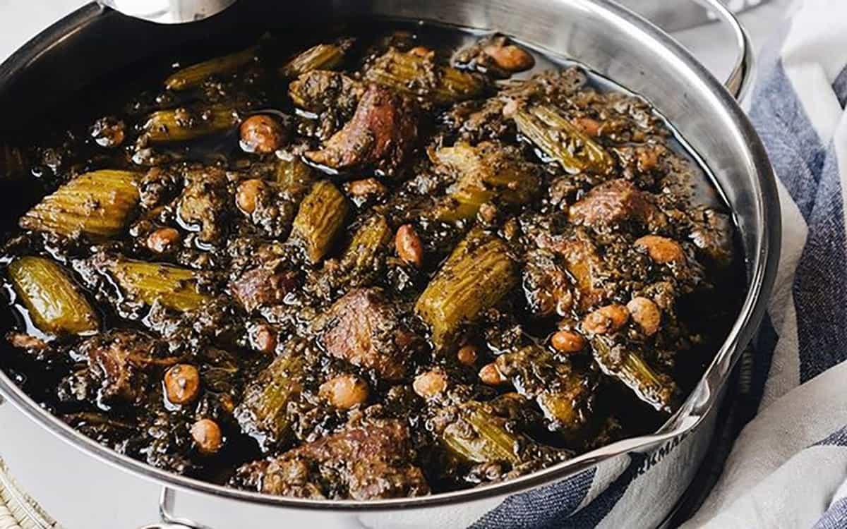 طرز تهیه خورش کرفس؛ خوش عطر و مزه برای سفره ایرانی