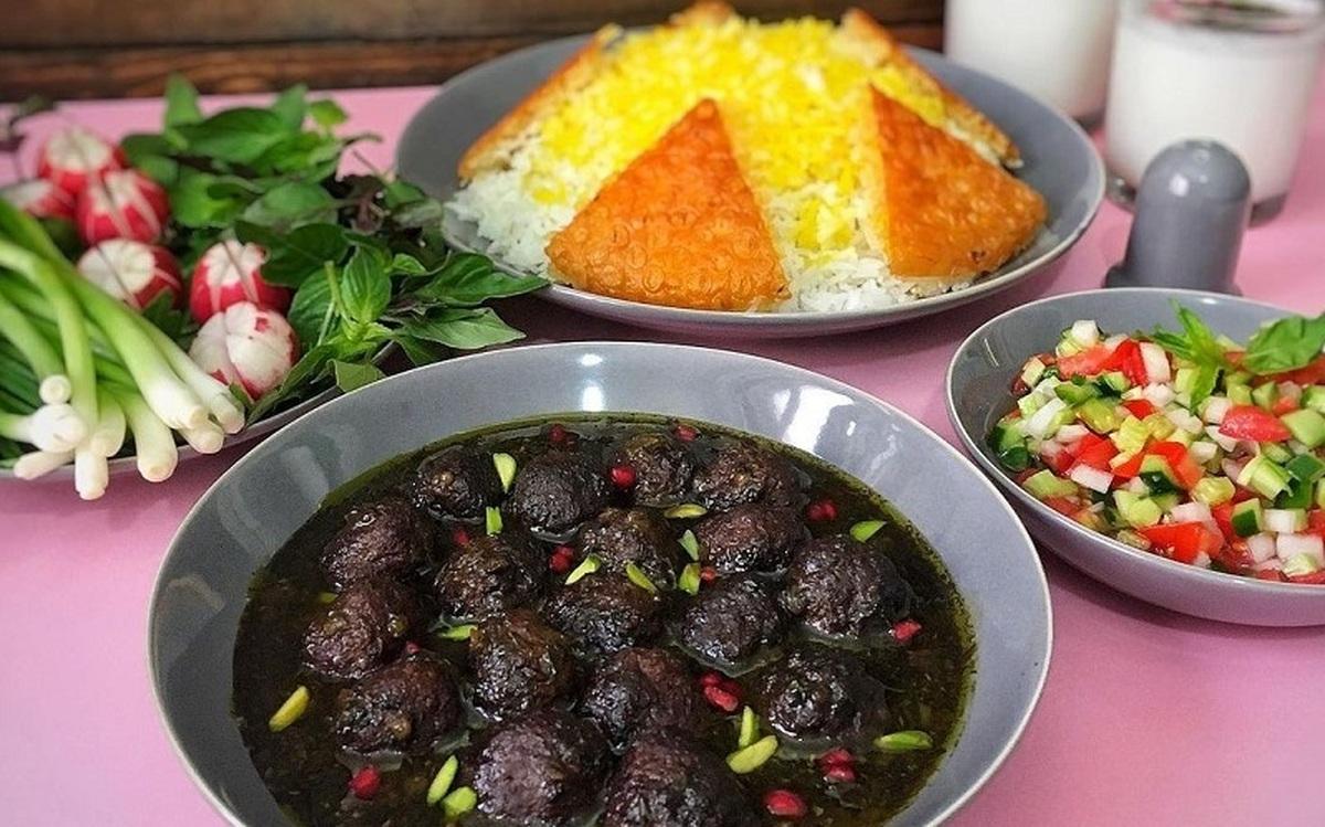 طرز تهیه خورشت داوود پاشا با کوفته قلقلی و انار